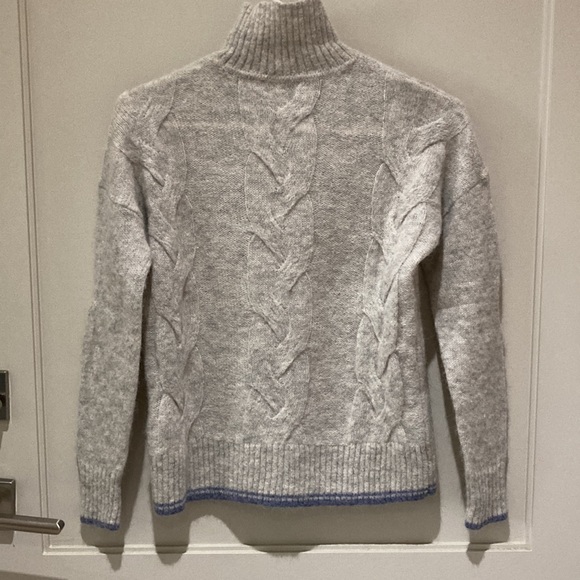Gray Vineyard Vines turtleneck sweater, size XXS - Picture 2 of 9